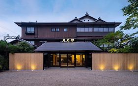 Momoyama Onsen Tsukimikan